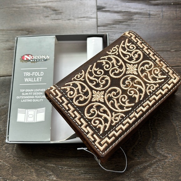 Nocona TriFold Leather slim fit wallet,ID/Card/bill holder, embroidered design - Picture 1 of 8